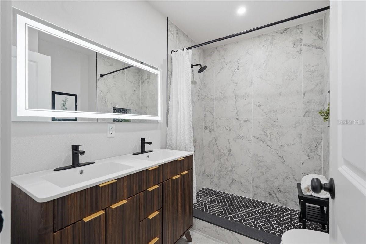 3705 N HIGHLAND AVE — photo 10