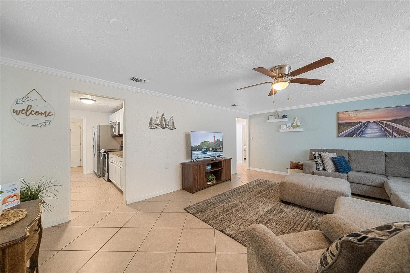2135 LEE LN — photo 8