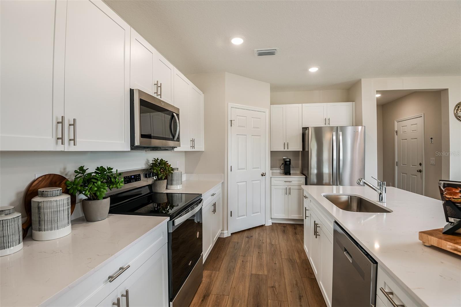 9864 PELICAN COAST DR — photo 11