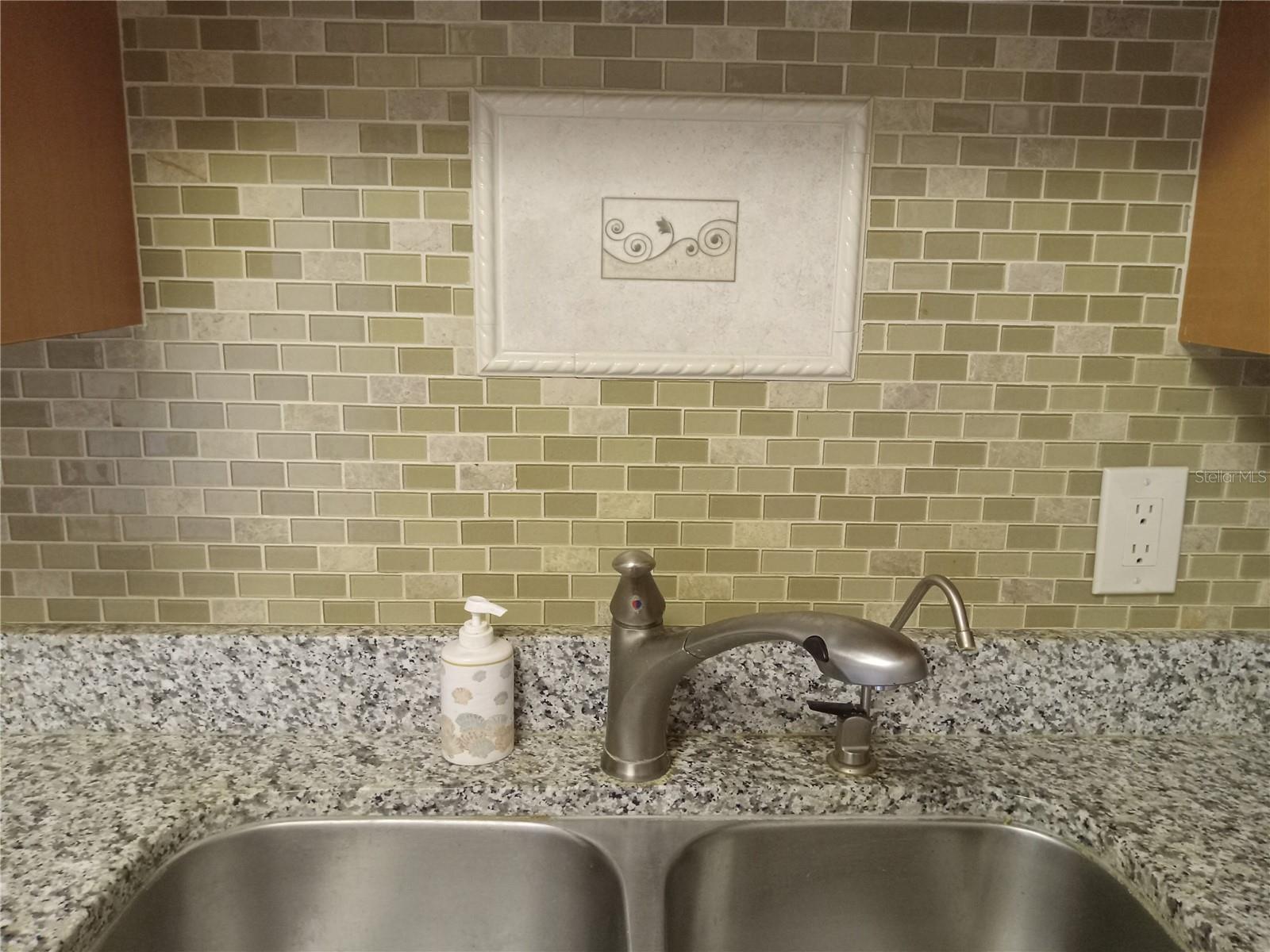 2464 AUSTRALIA WAY E #14 — photo 18