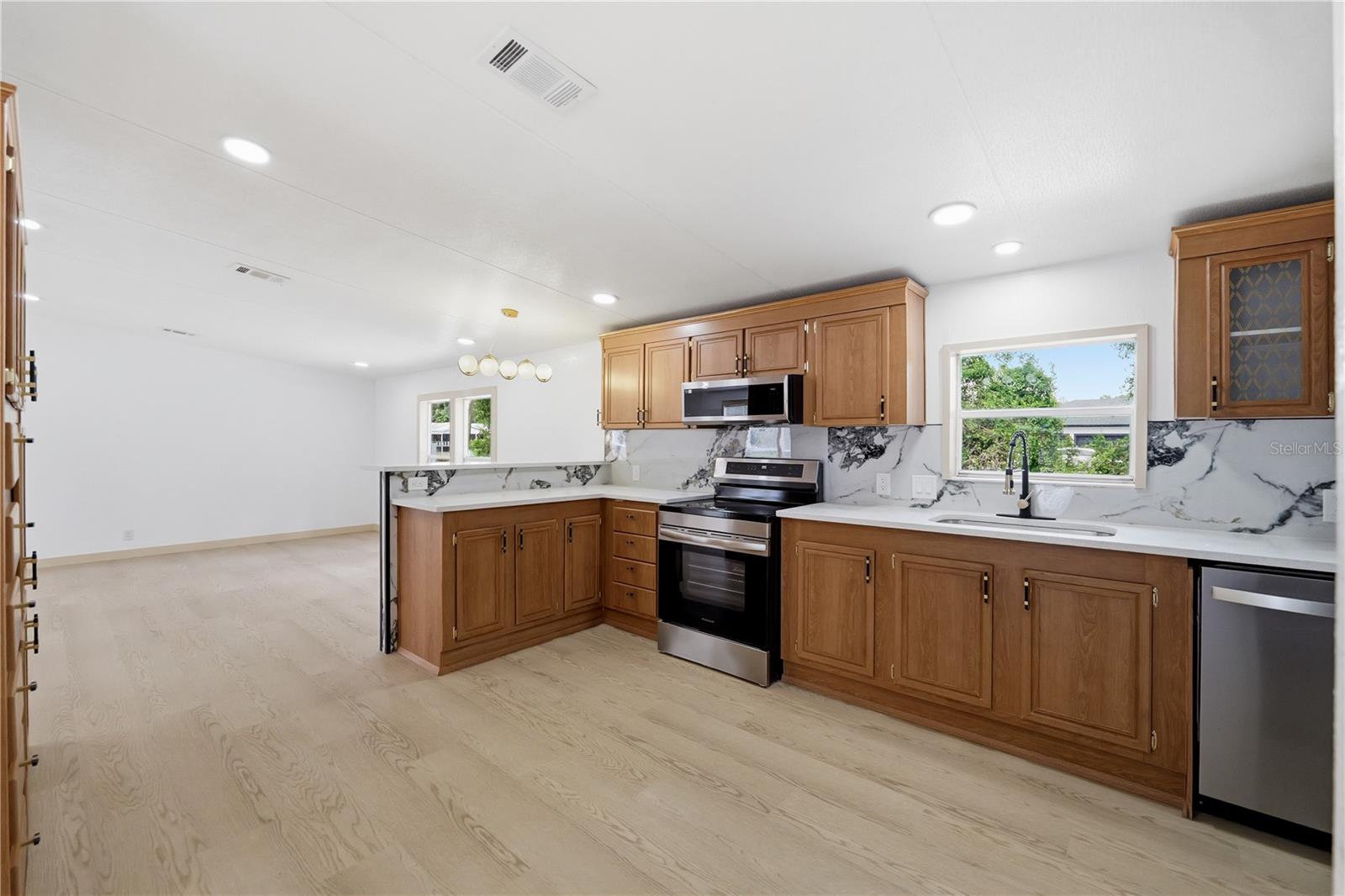 8726 N MEADOWVIEW CIR — photo 8