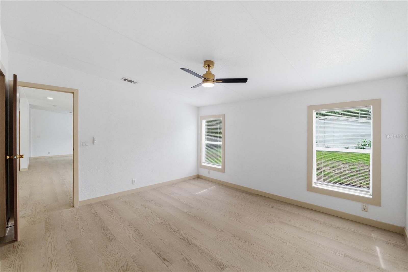 8726 N MEADOWVIEW CIR — photo 11