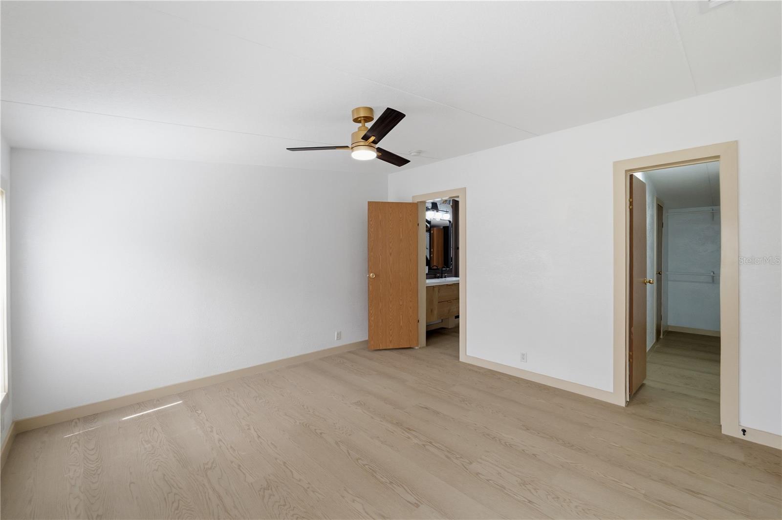 8726 N MEADOWVIEW CIR — photo 13