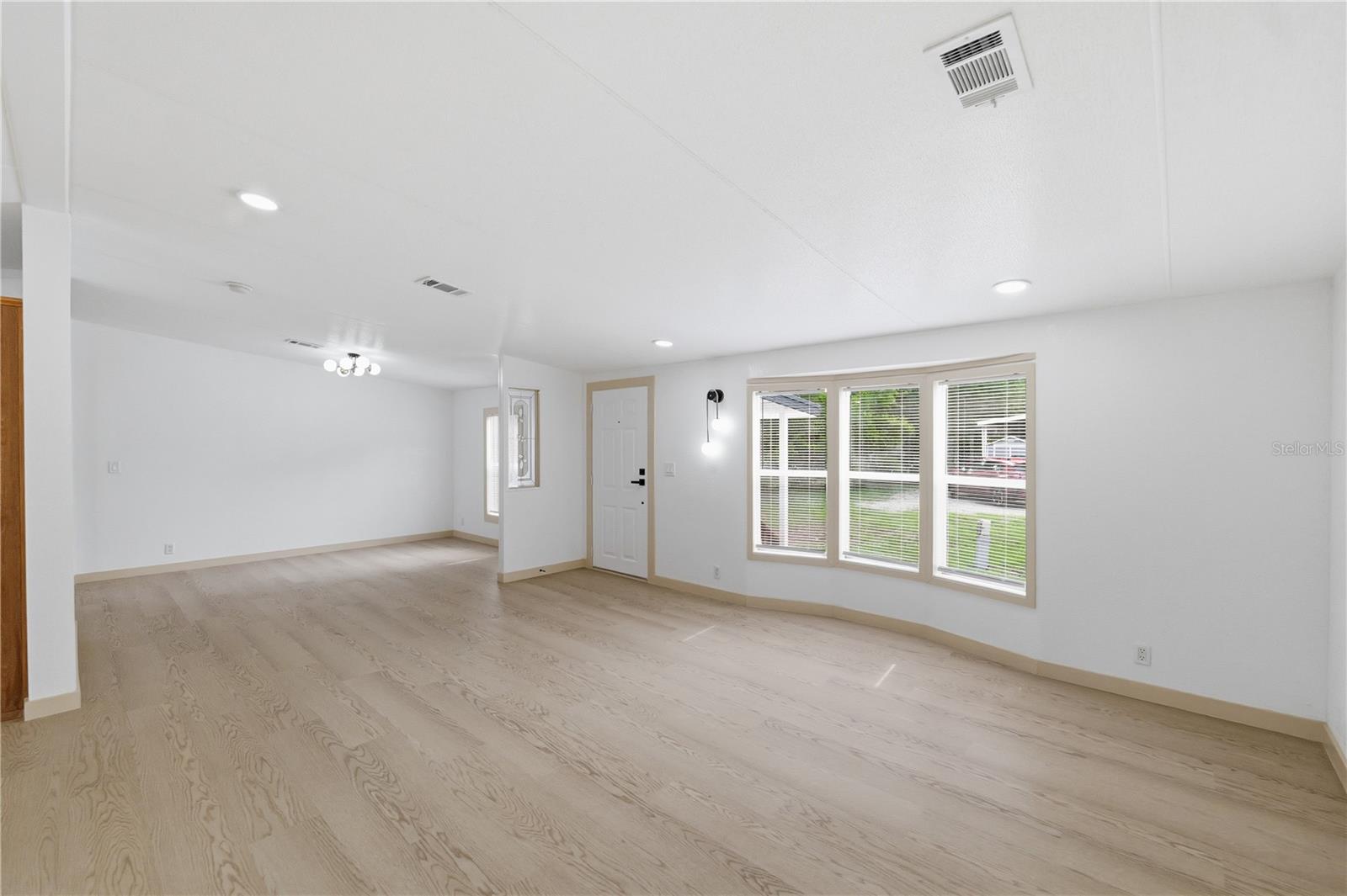 8726 N MEADOWVIEW CIR — photo 2