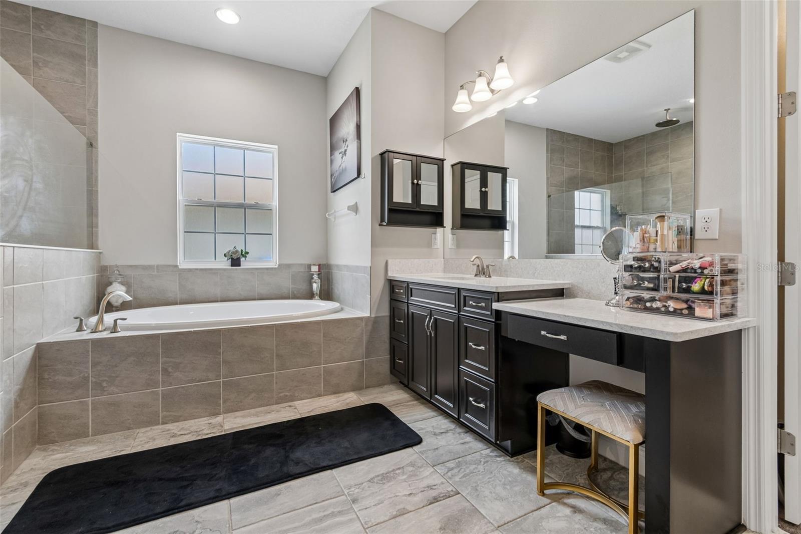 10597 MEADOWRUN DR — photo 39