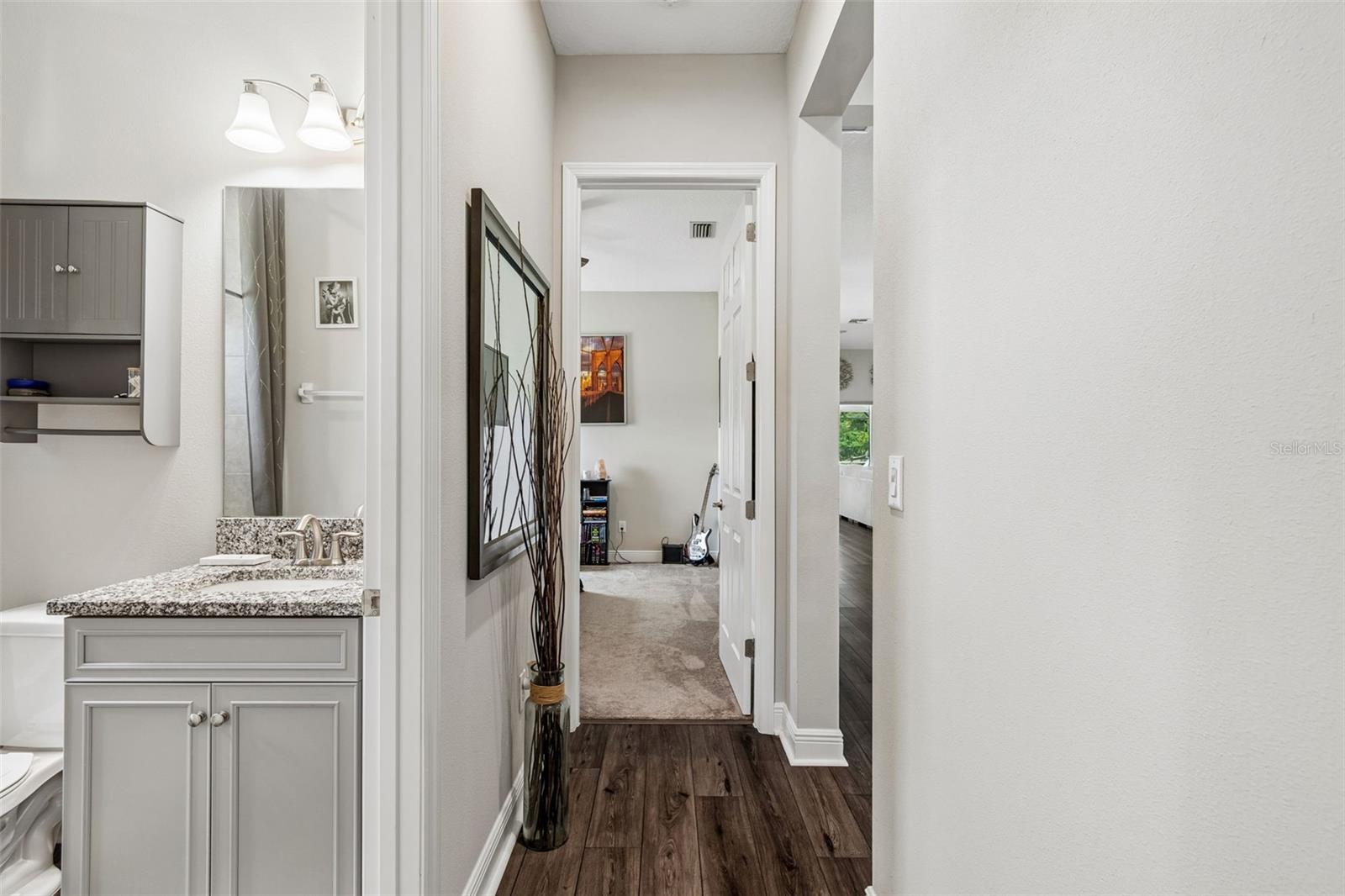 10597 MEADOWRUN DR — photo 33