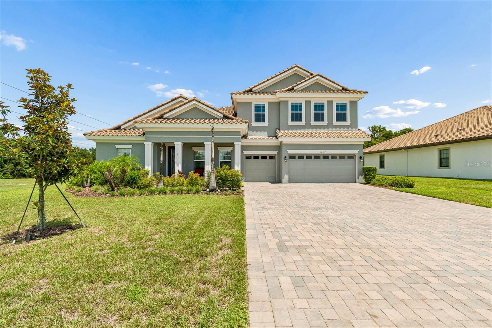 10597 MEADOWRUN DR — photo 3
