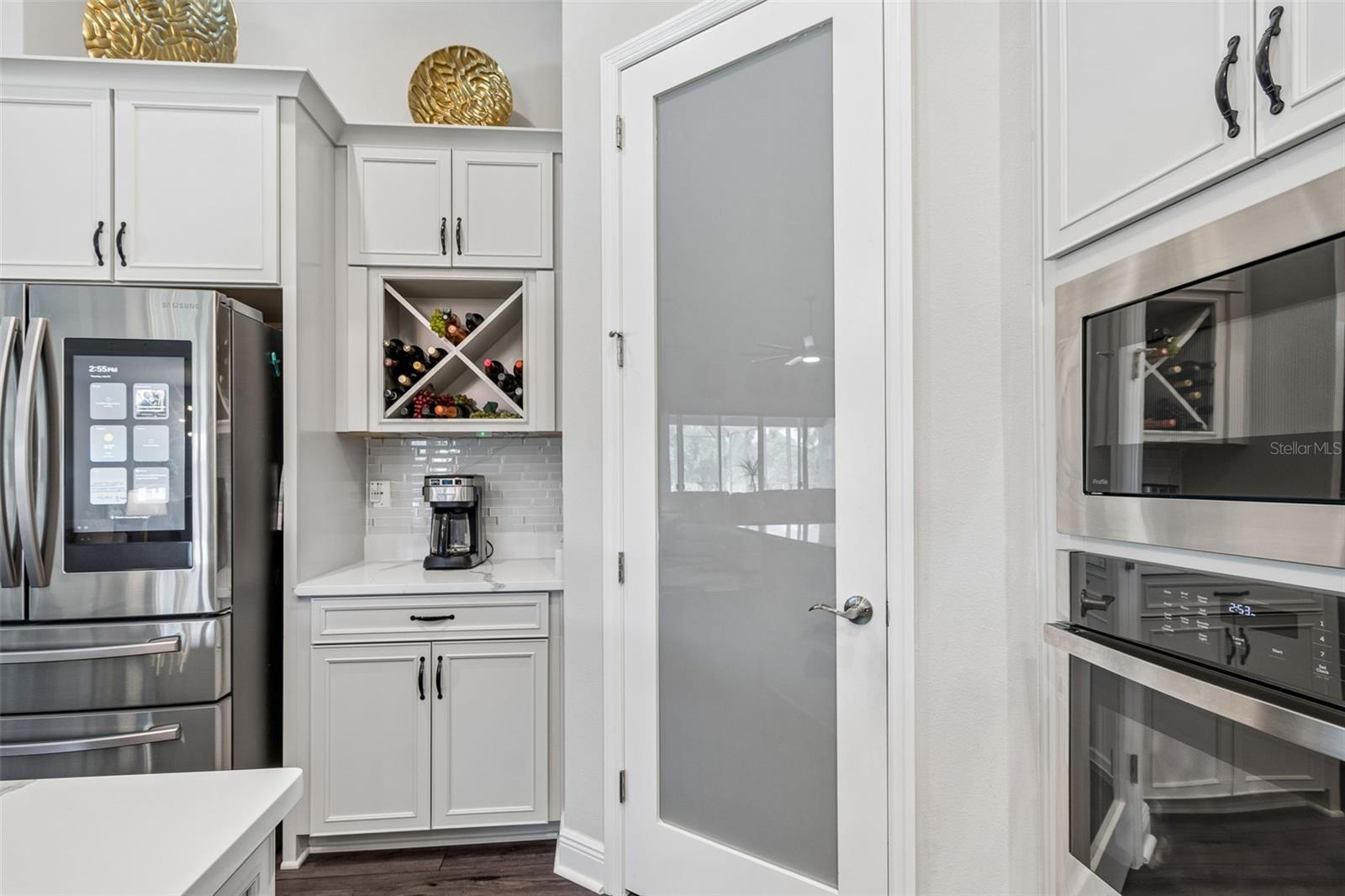 10597 MEADOWRUN DR — photo 20