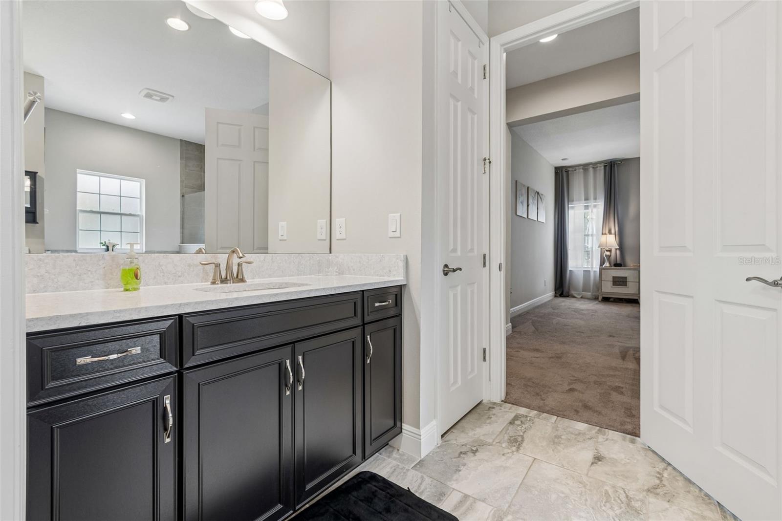 10597 MEADOWRUN DR — photo 41
