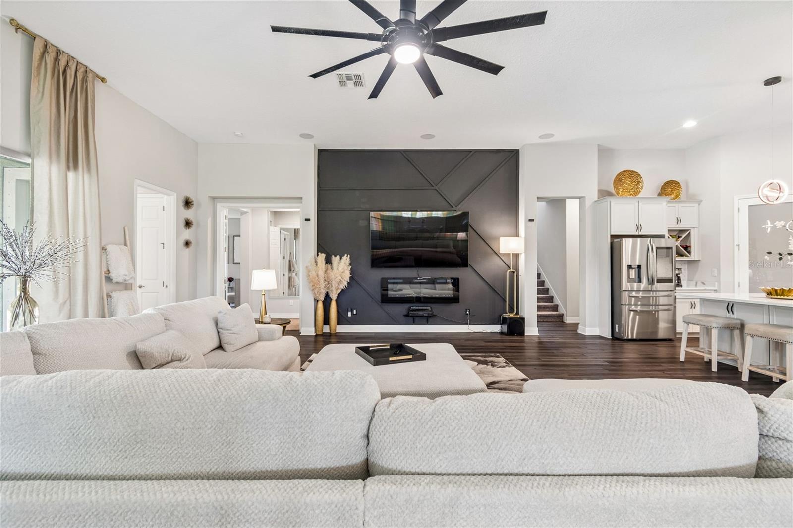 10597 MEADOWRUN DR — photo 28