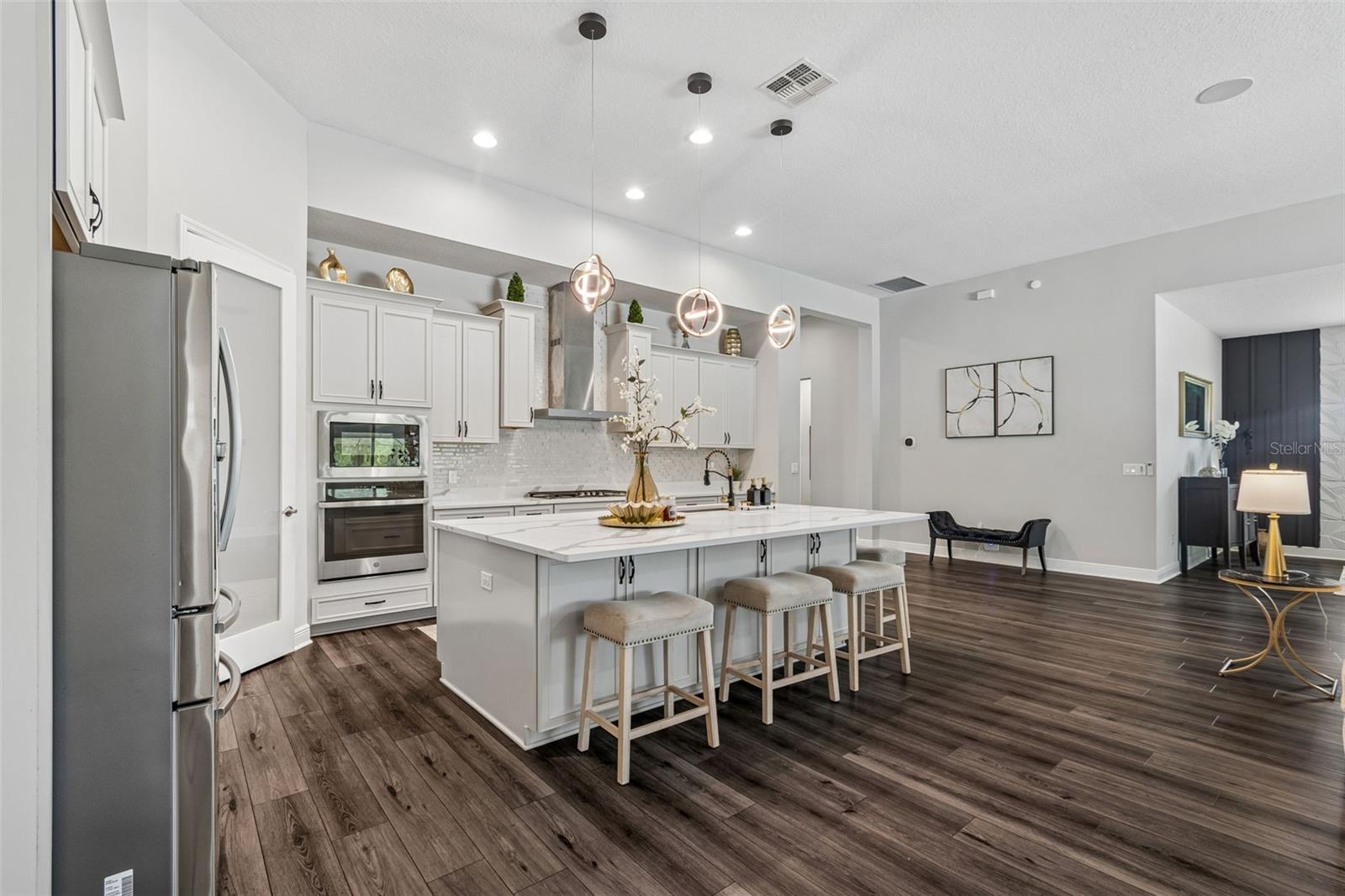 10597 MEADOWRUN DR — photo 18