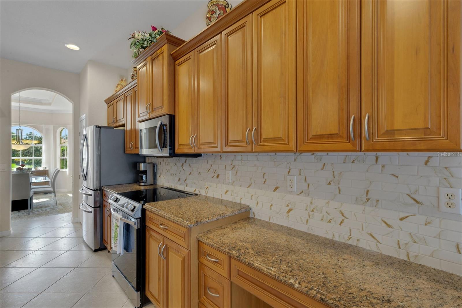 185 SAVONA WAY — photo 22