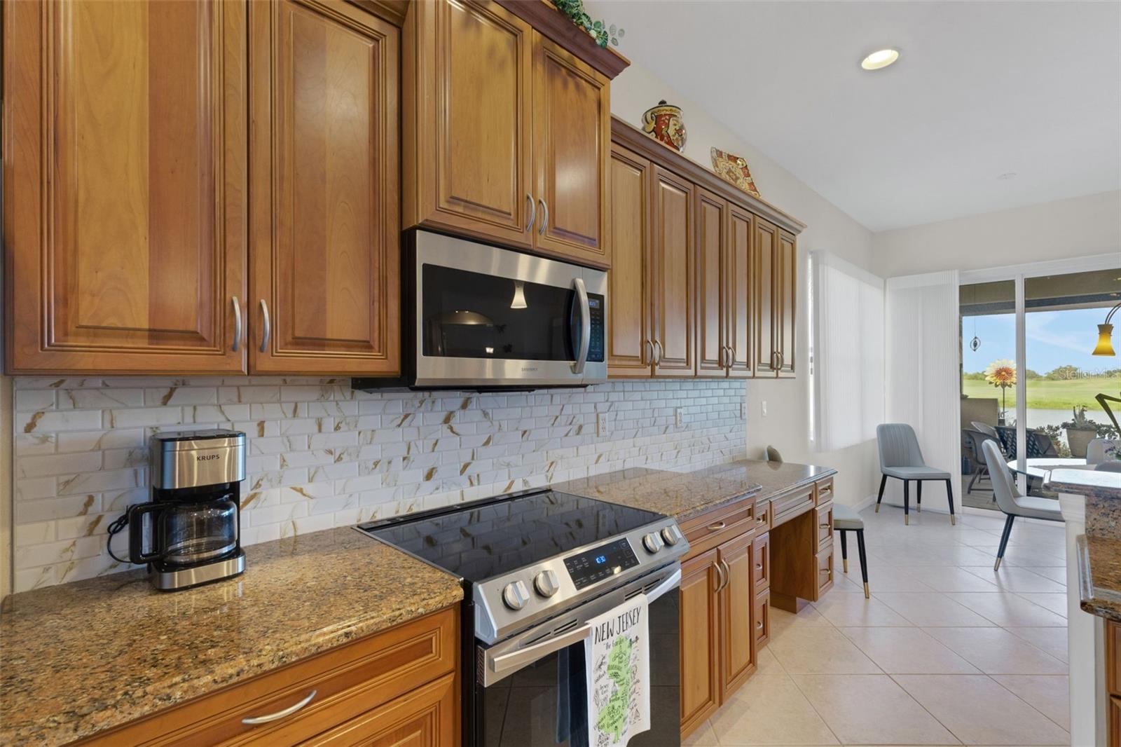 185 SAVONA WAY — photo 23