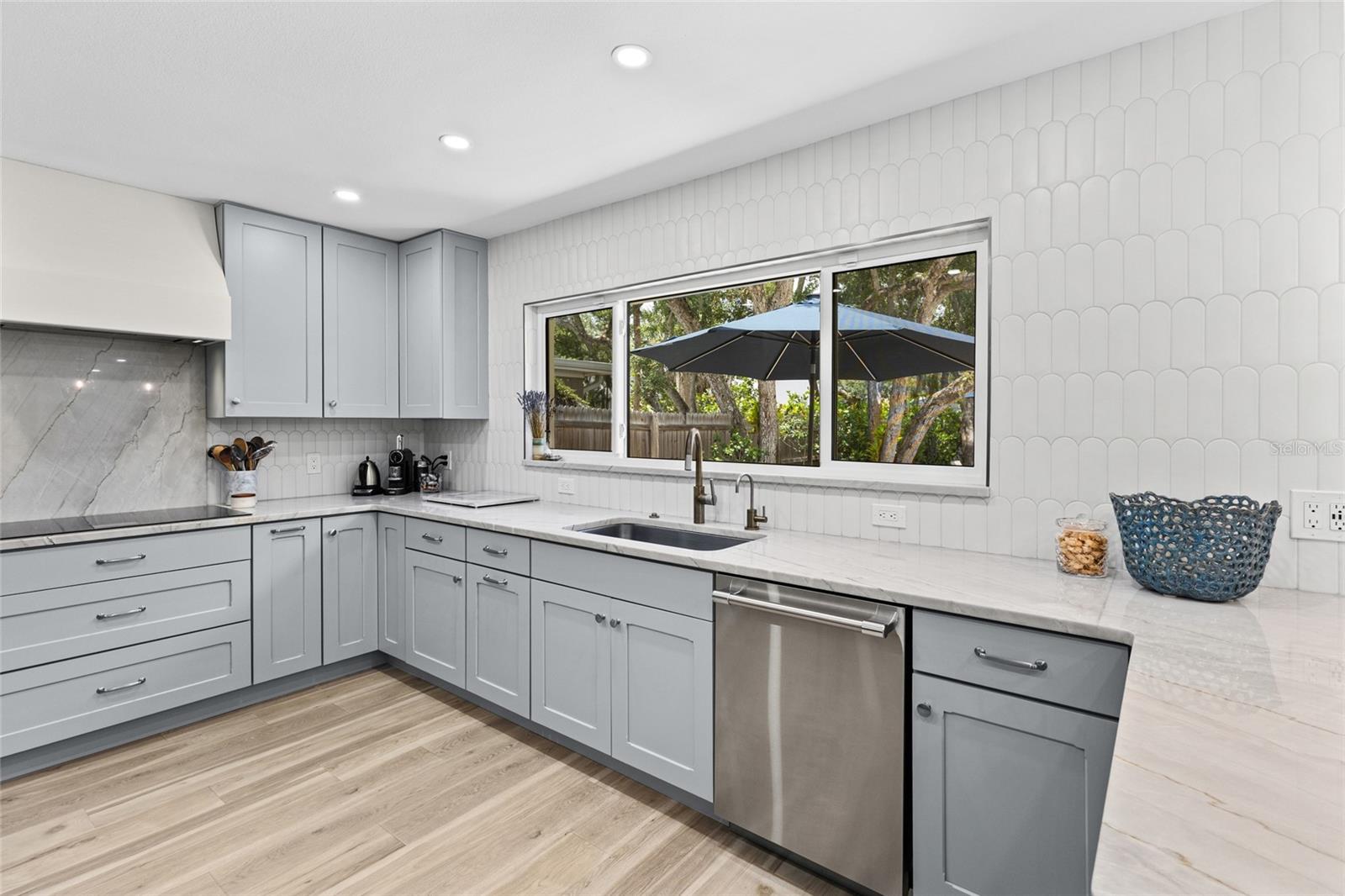 801 EDGEMERE LN — photo 13