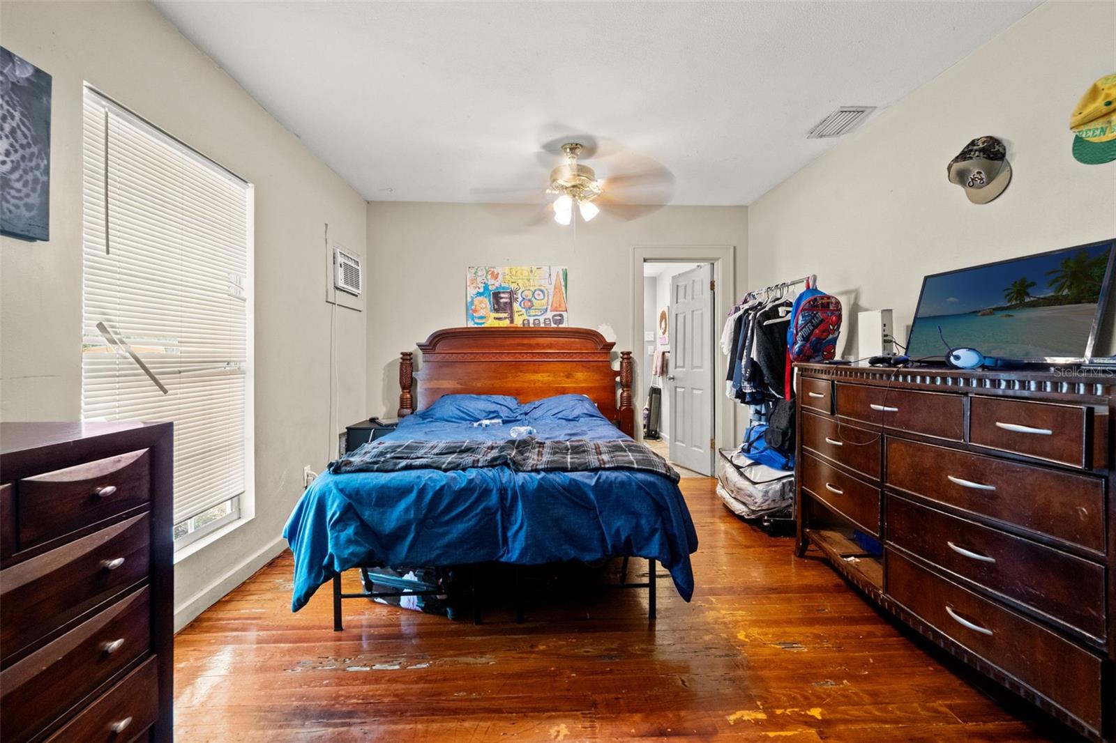 4834 TAYLOR ST N — photo 12