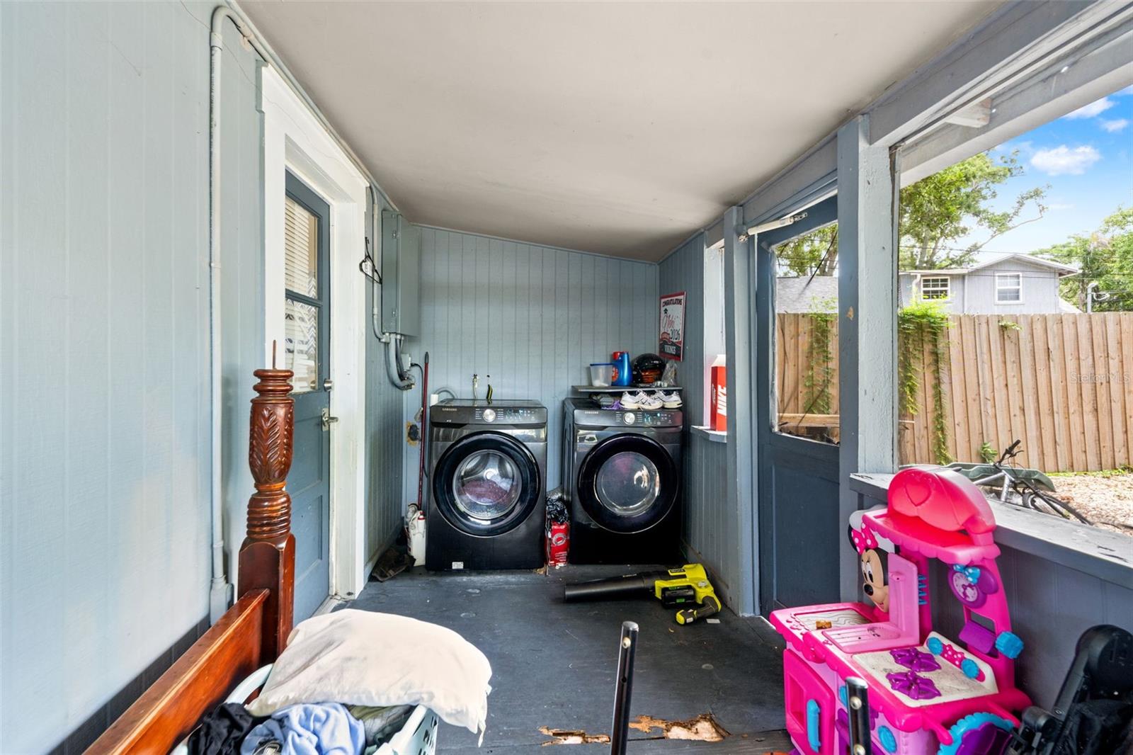 4834 TAYLOR ST N — photo 51