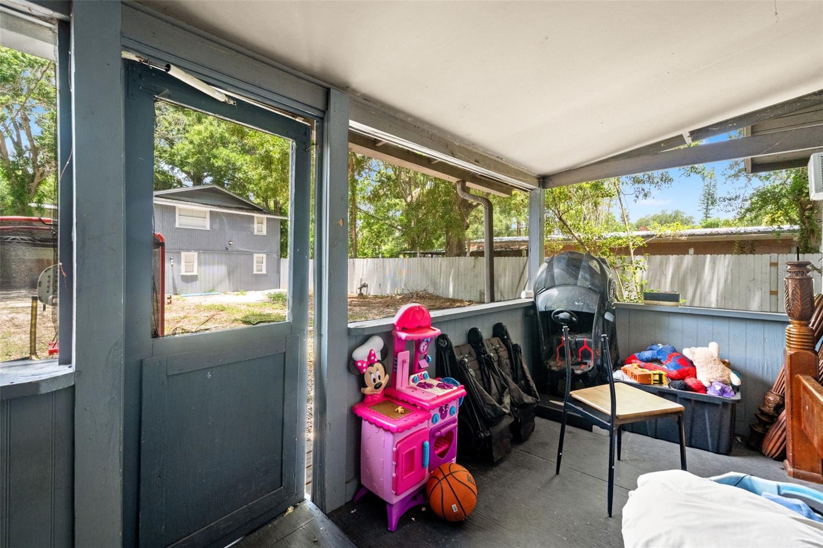 4834 TAYLOR ST N — photo 50
