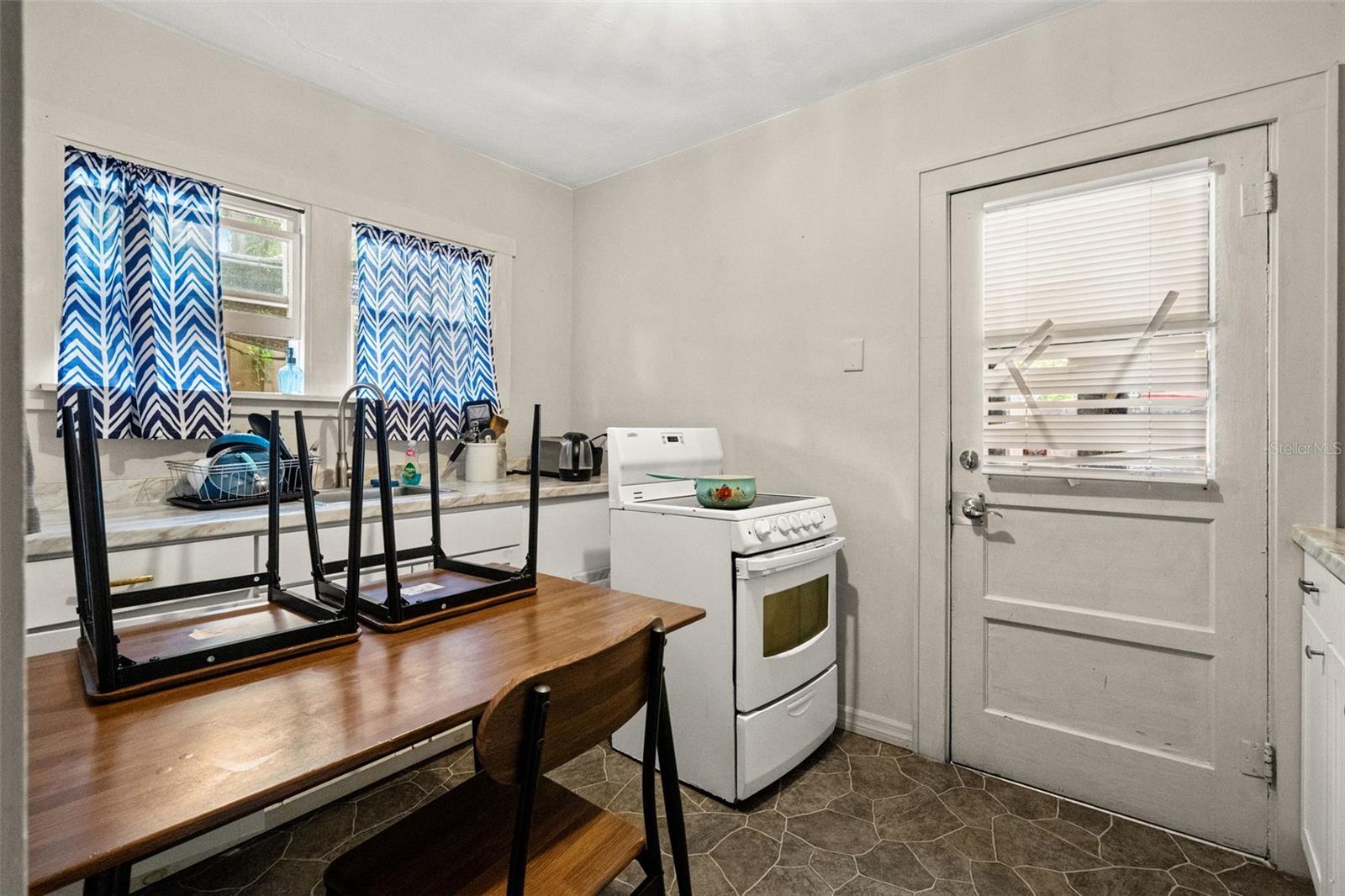 4834 TAYLOR ST N — photo 21