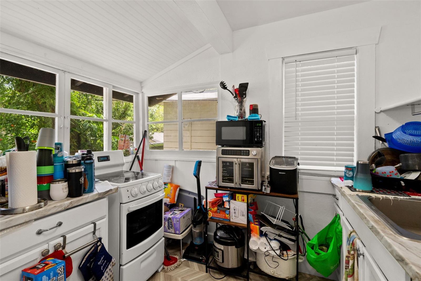 4834 TAYLOR ST N — photo 33