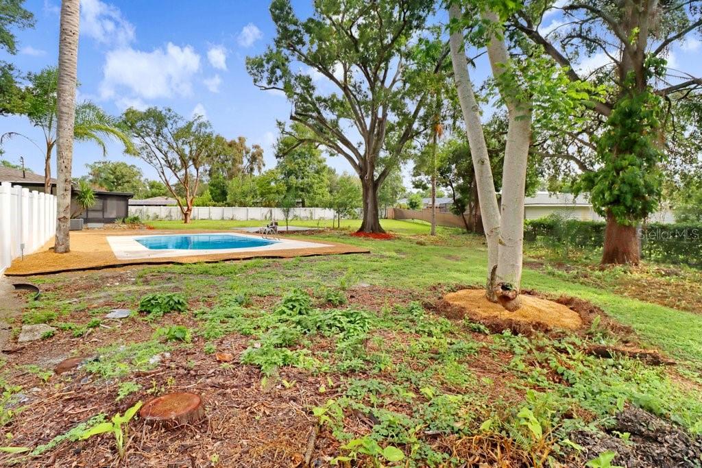 12113 MIDLAKE DR — photo 39