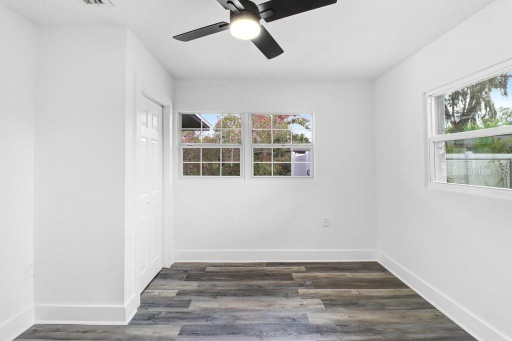 12113 MIDLAKE DR — photo 25