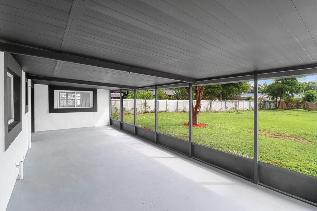 12113 MIDLAKE DR — photo 33