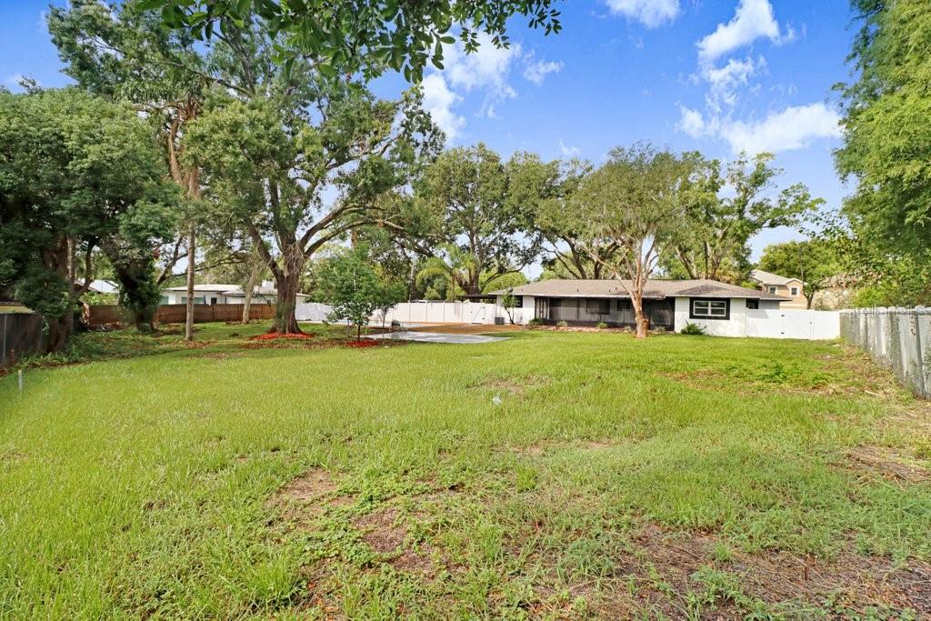 12113 MIDLAKE DR — photo 40