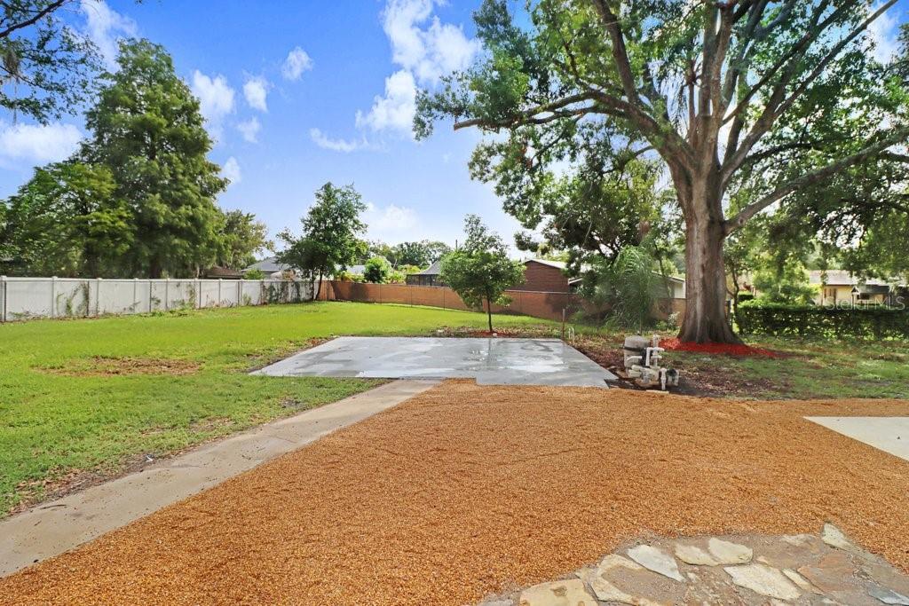 12113 MIDLAKE DR — photo 35