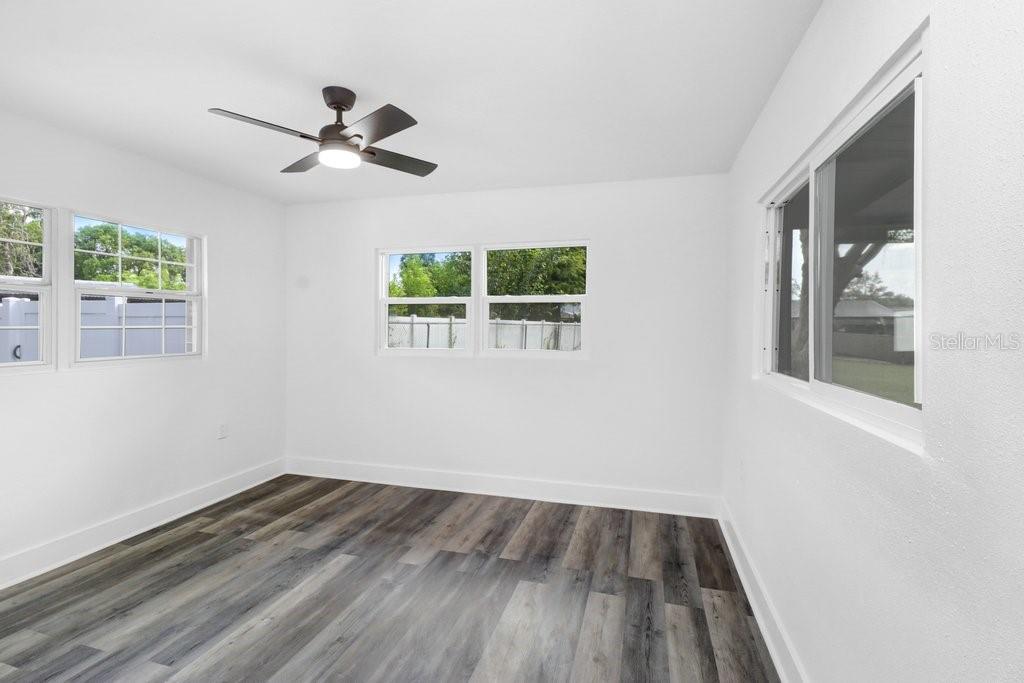 12113 MIDLAKE DR — photo 24