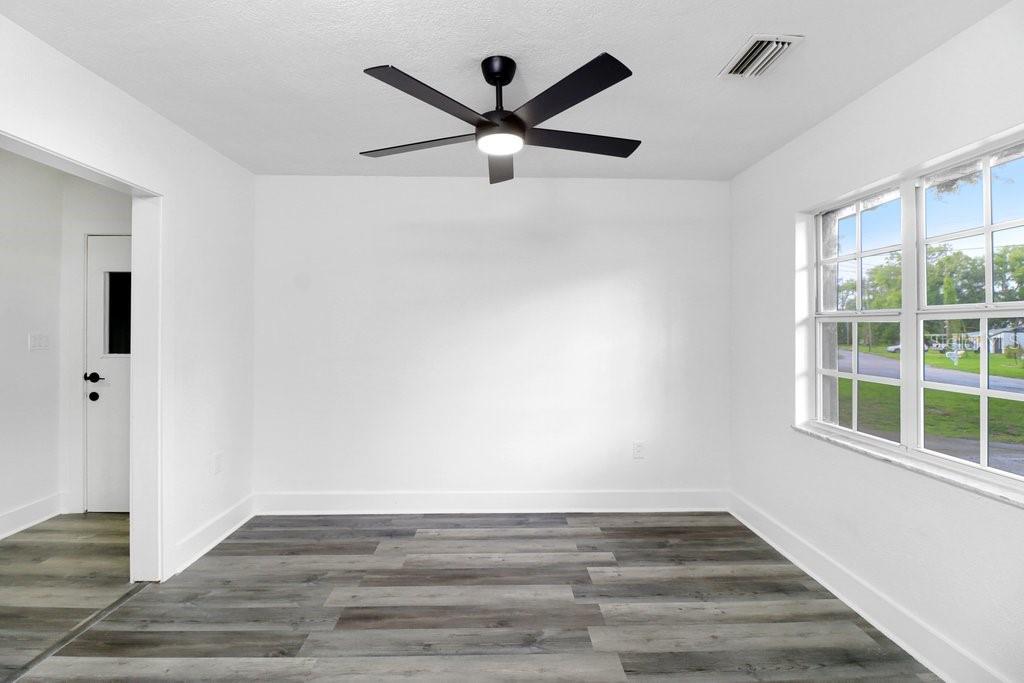 12113 MIDLAKE DR — photo 17