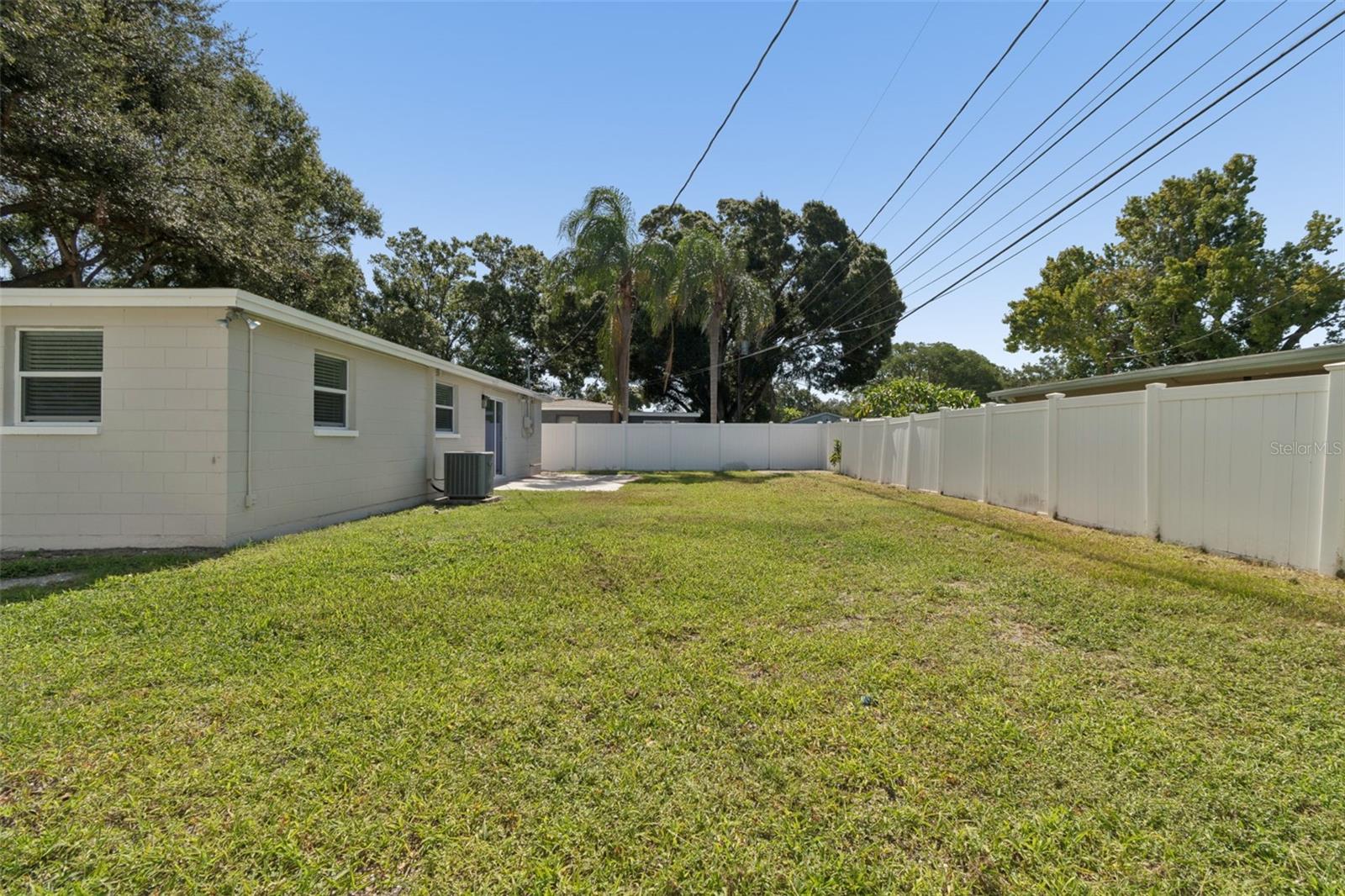 8672 78TH PL — photo 39