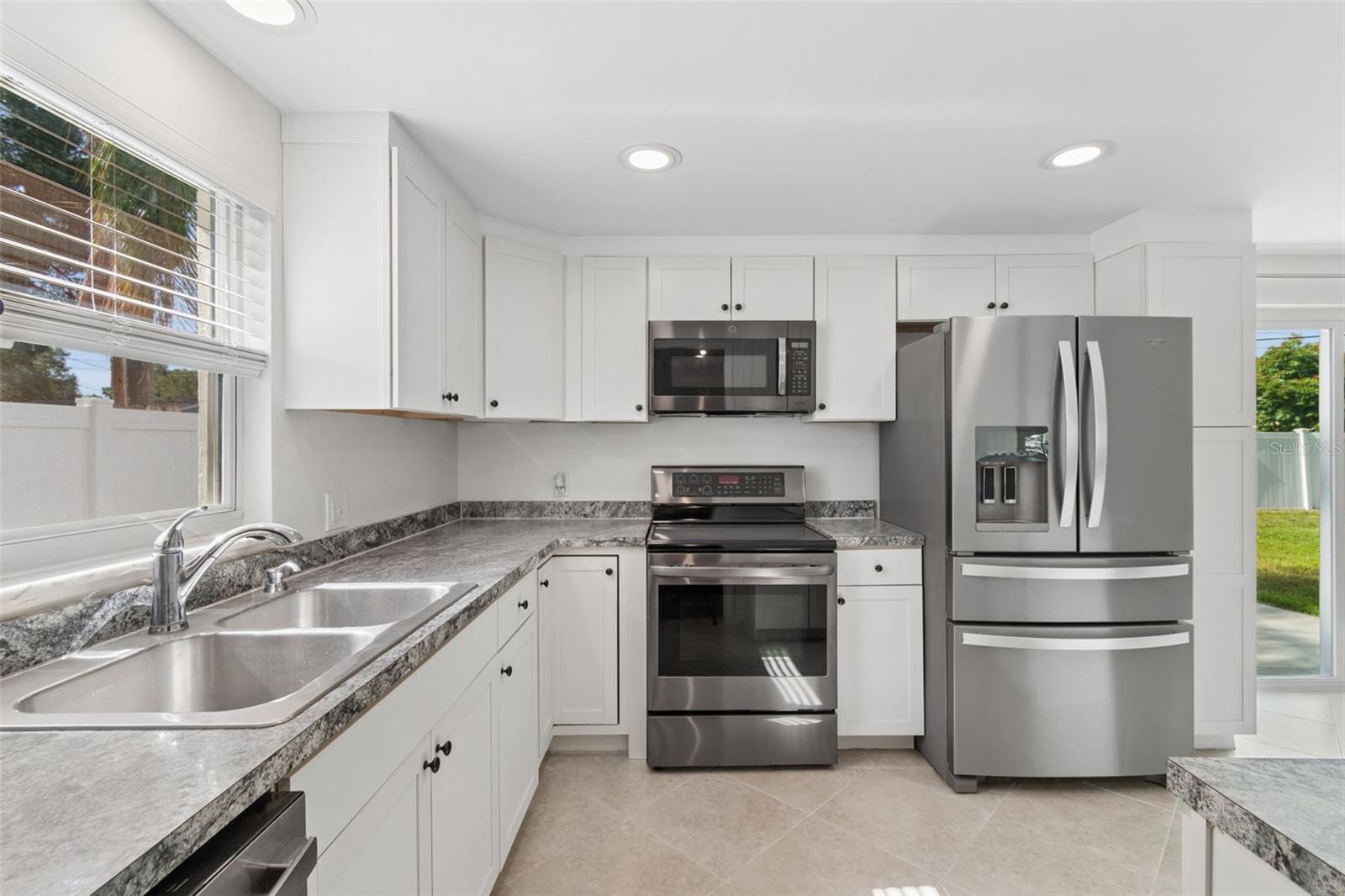 8672 78TH PL — photo 17