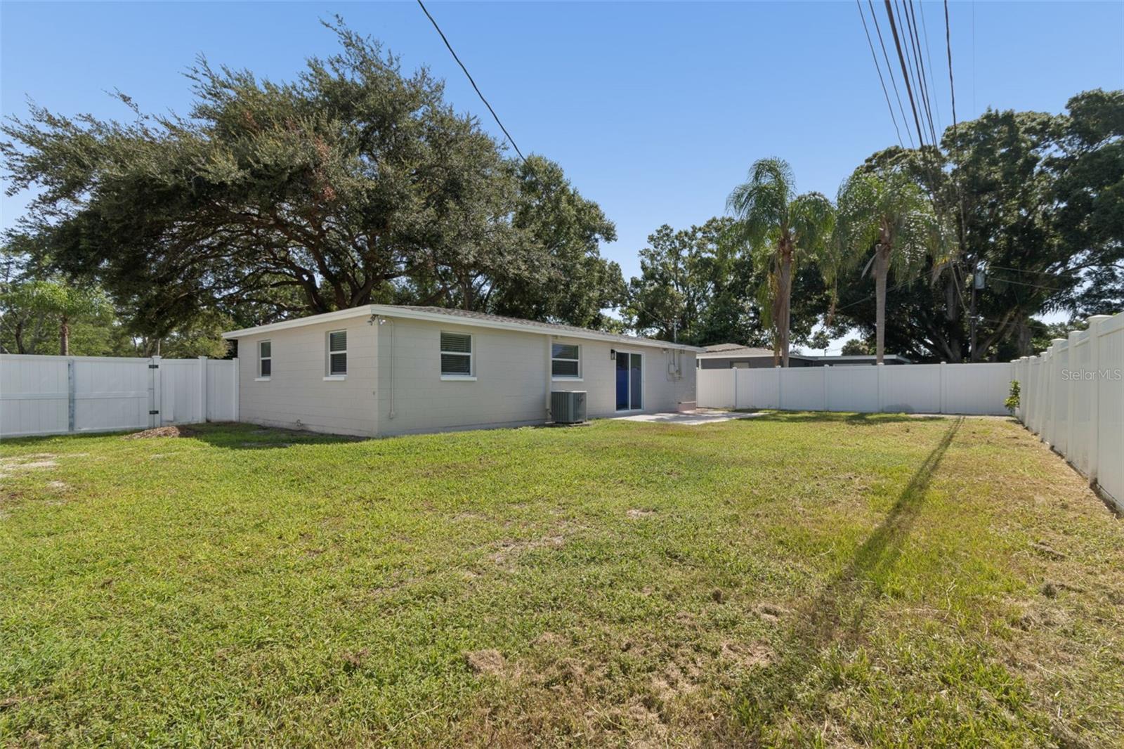 8672 78TH PL — photo 38