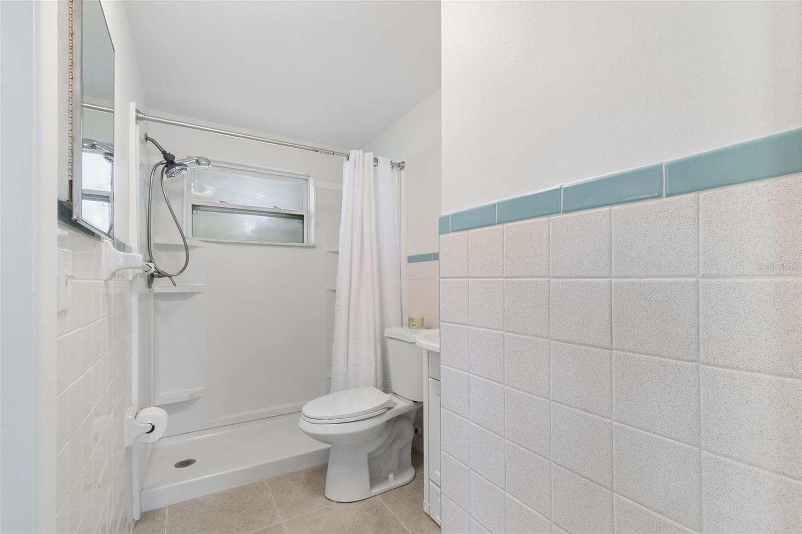 8672 78TH PL — photo 23