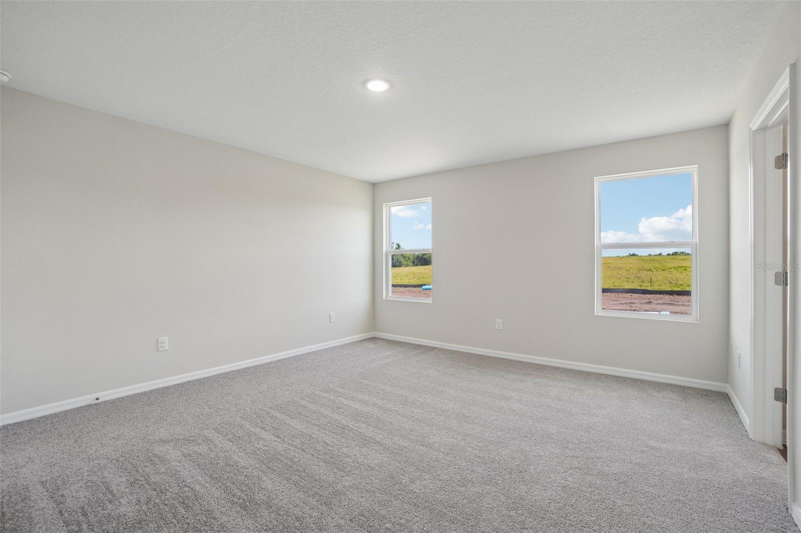 36564 SAGEMOOR DR — photo 32