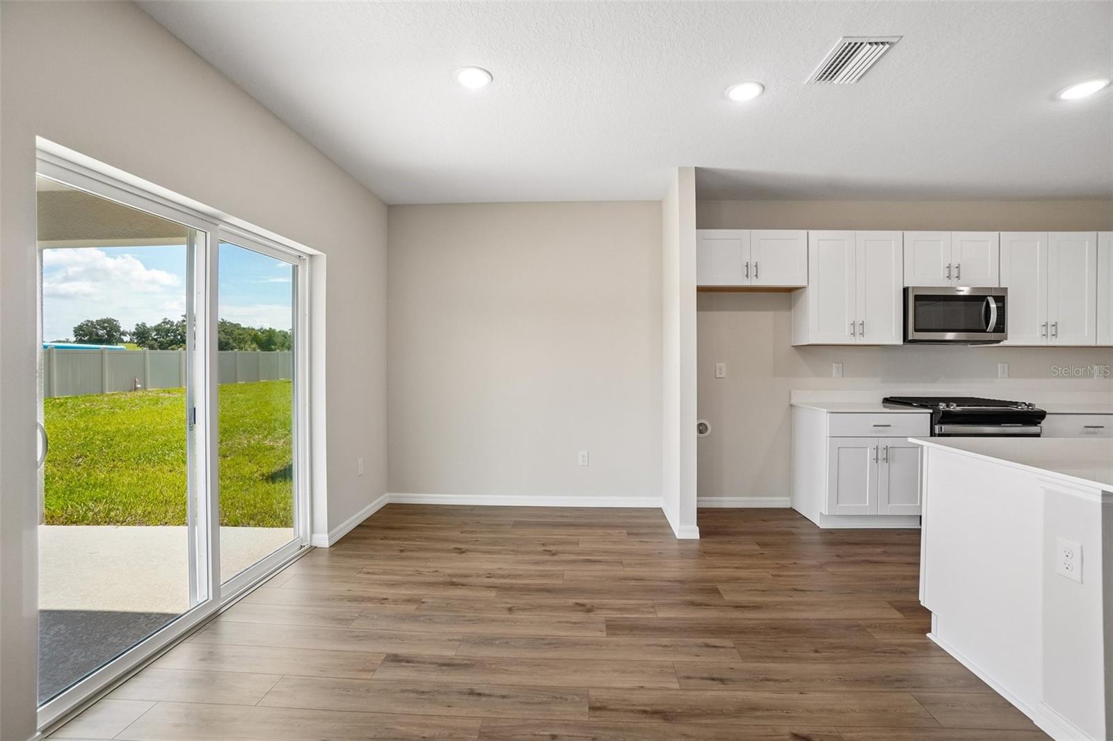 36564 SAGEMOOR DR — photo 17