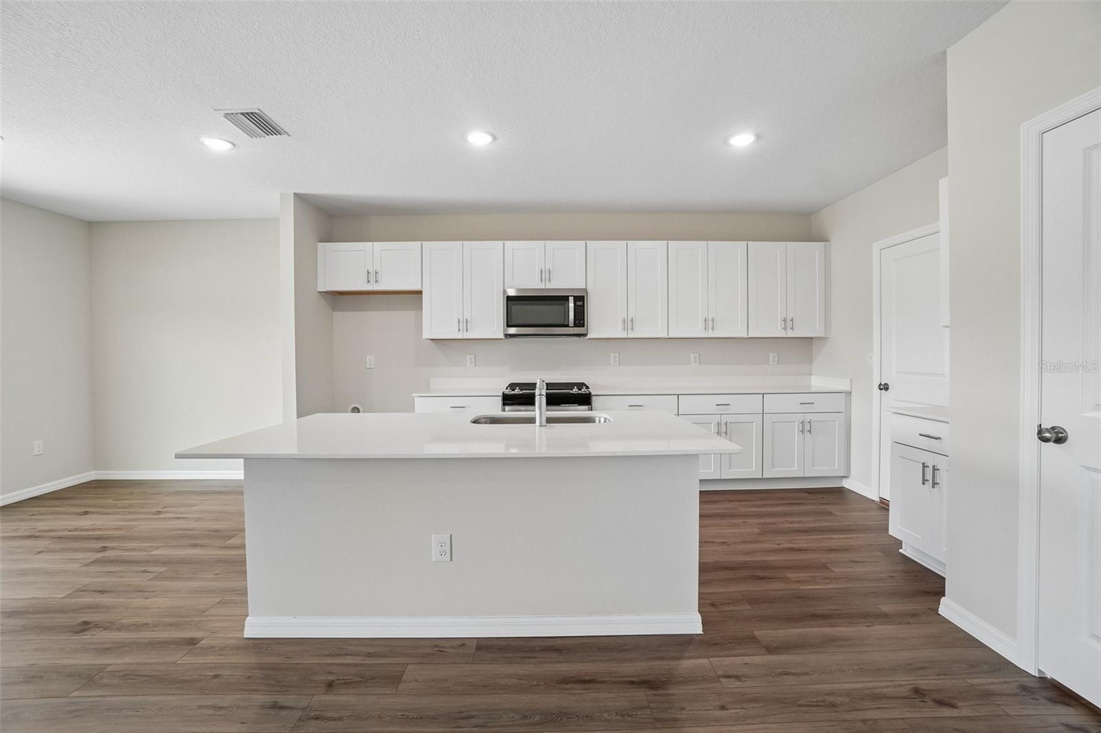 36564 SAGEMOOR DR — photo 2