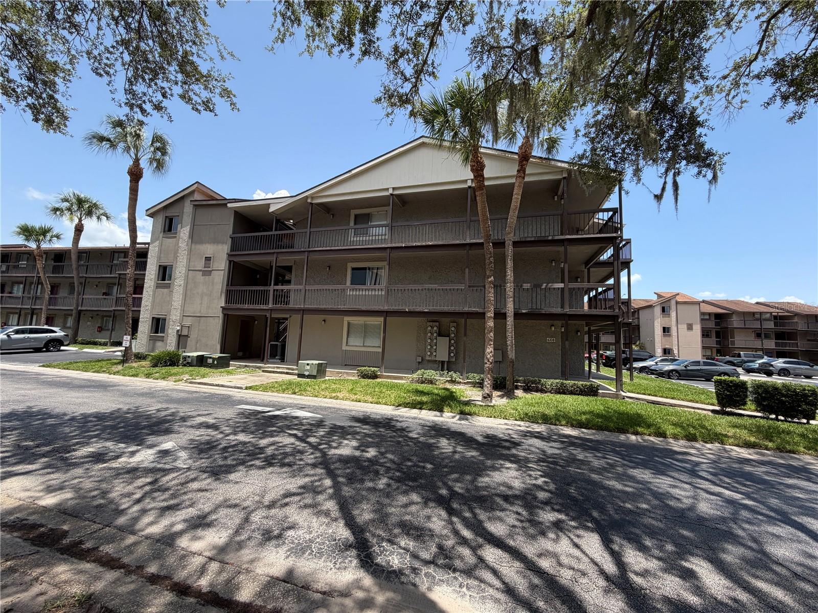 6308 NEWTOWN CIR #8B1 — photo 8