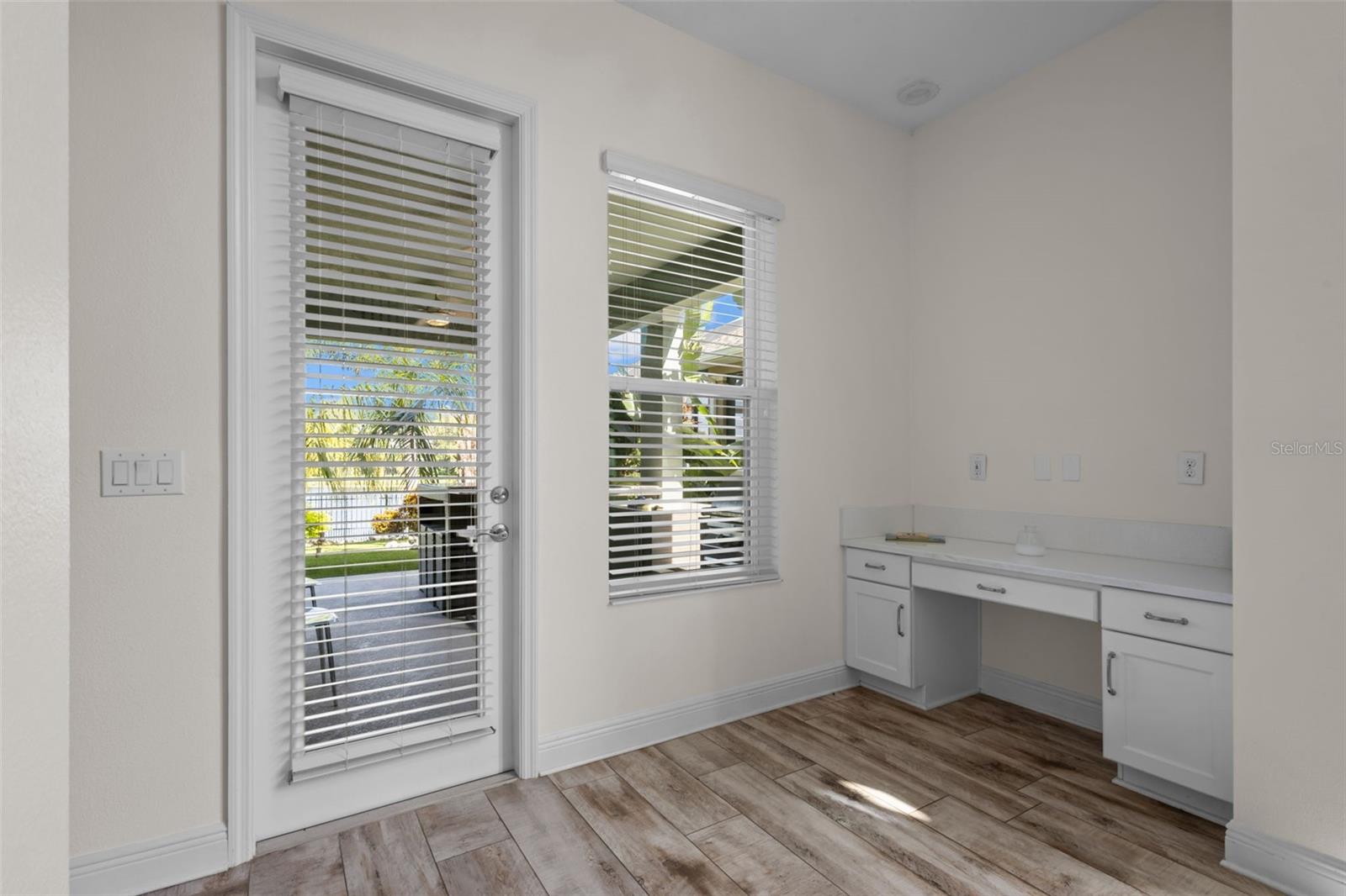 2515 PORTICO ST — photo 17