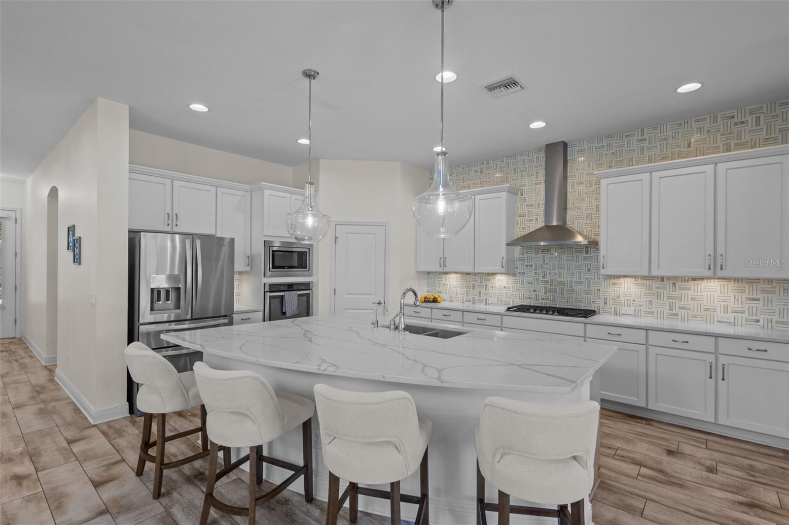 2515 PORTICO ST — photo 4