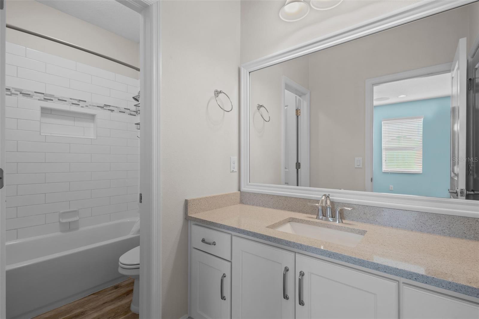 2515 PORTICO ST — photo 32