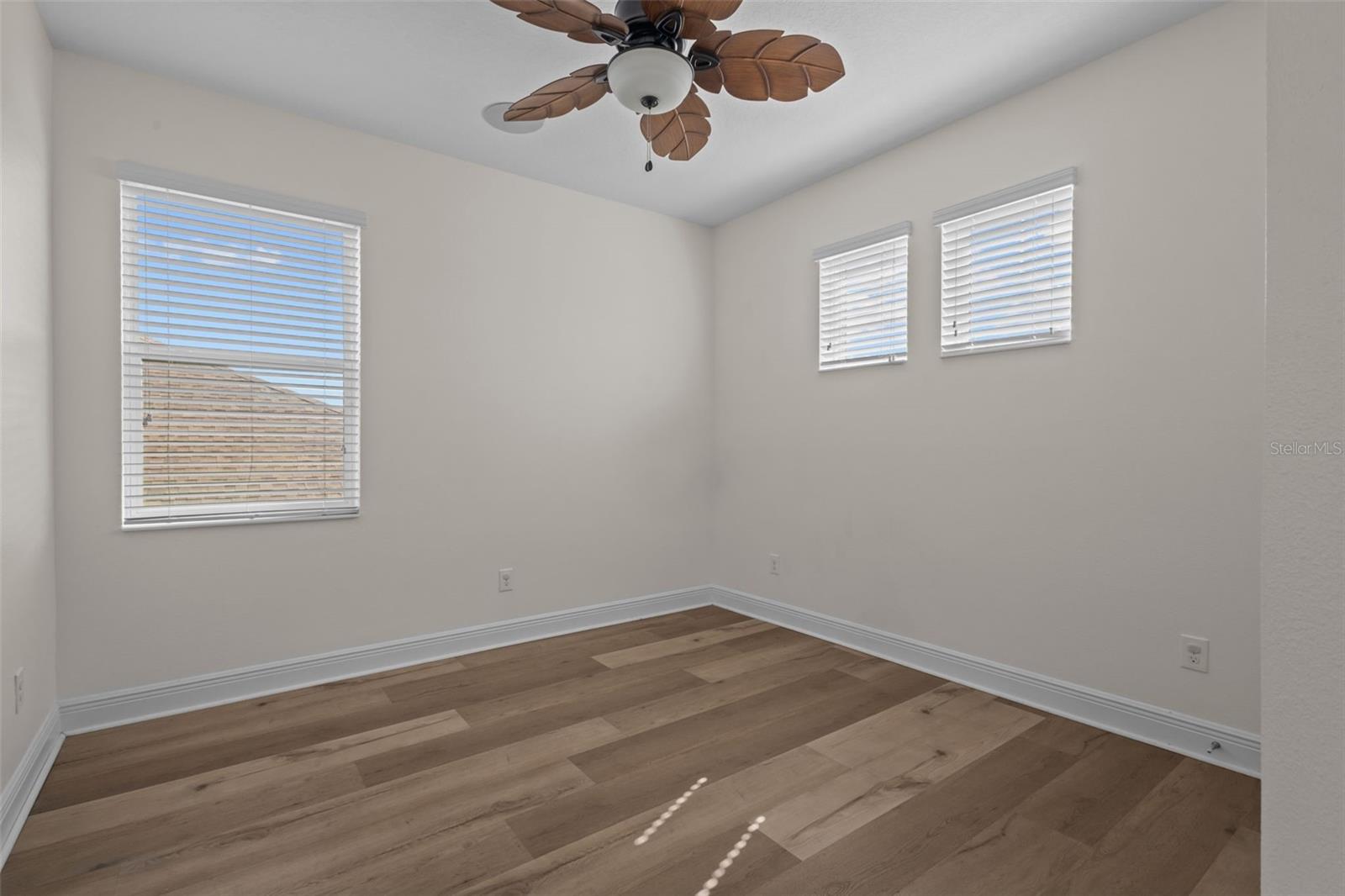 2515 PORTICO ST — photo 31