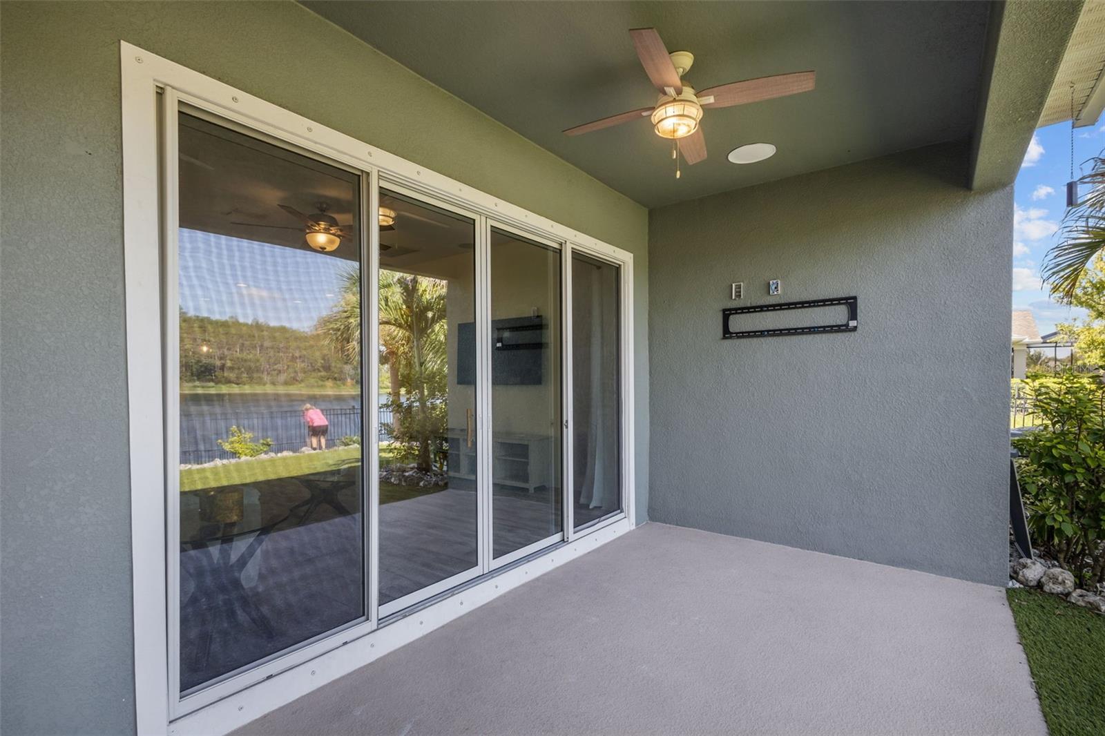 2515 PORTICO ST — photo 20