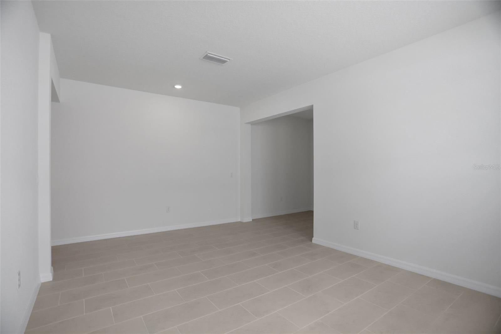 17584 VALLEYWOOD PKWY — photo 4