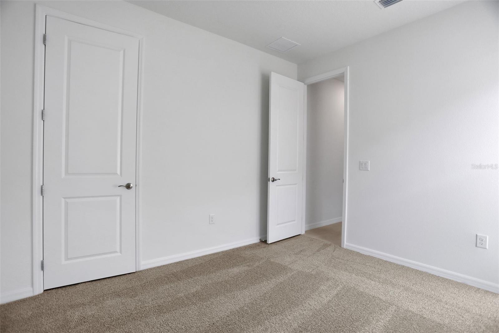 17584 VALLEYWOOD PKWY — photo 33
