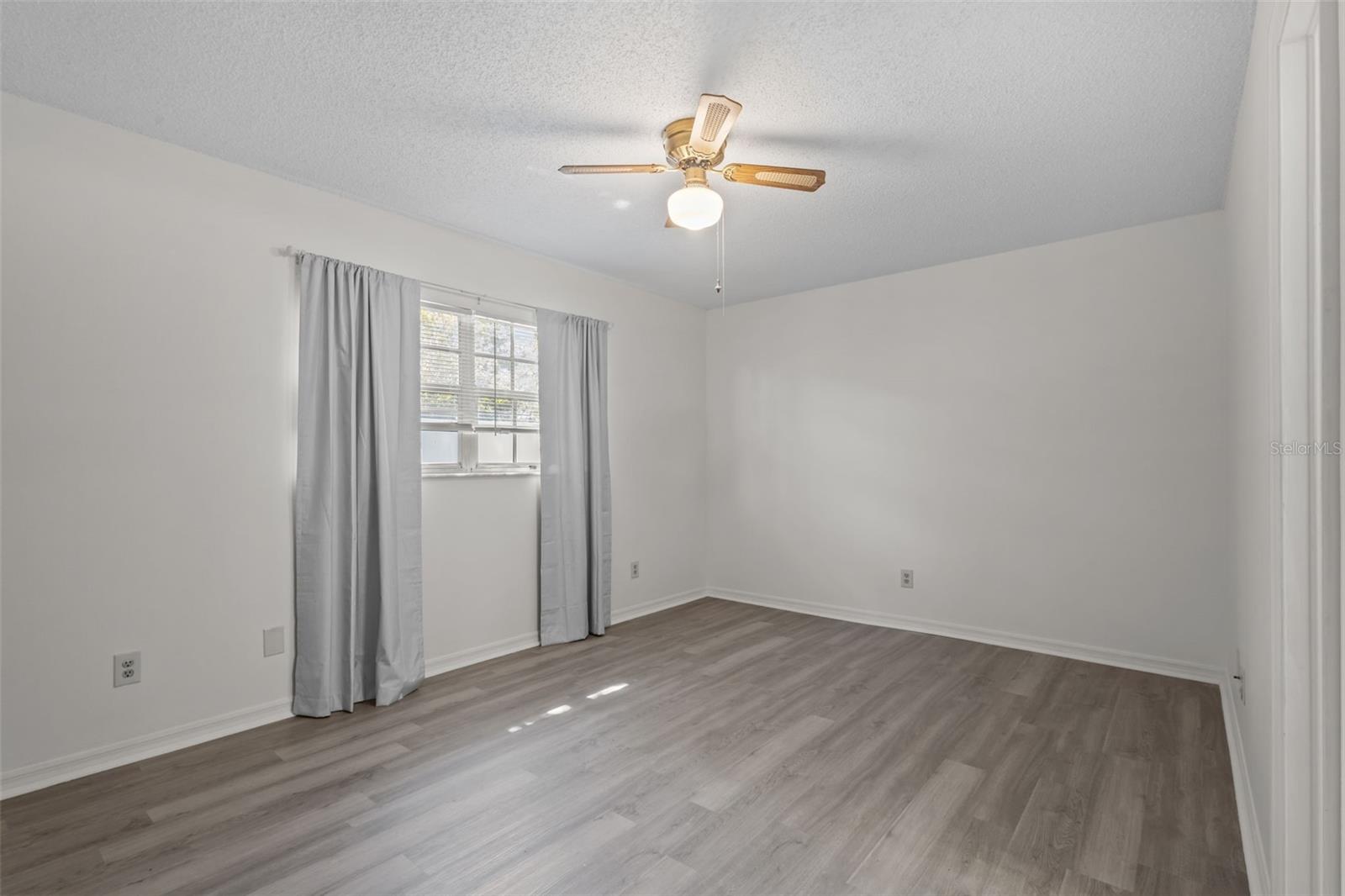3416 CLAIRES CT — photo 18