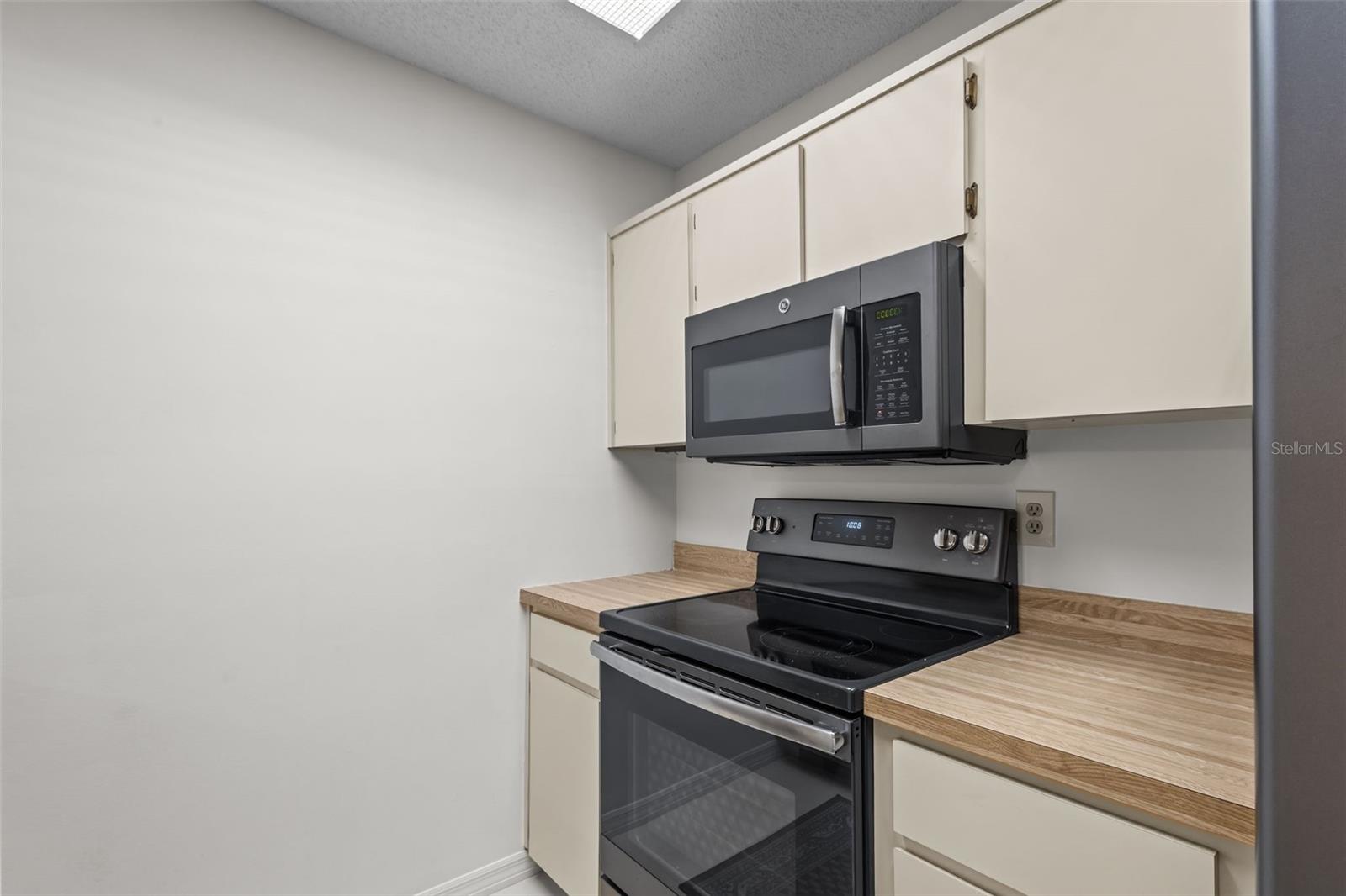 3416 CLAIRES CT — photo 15