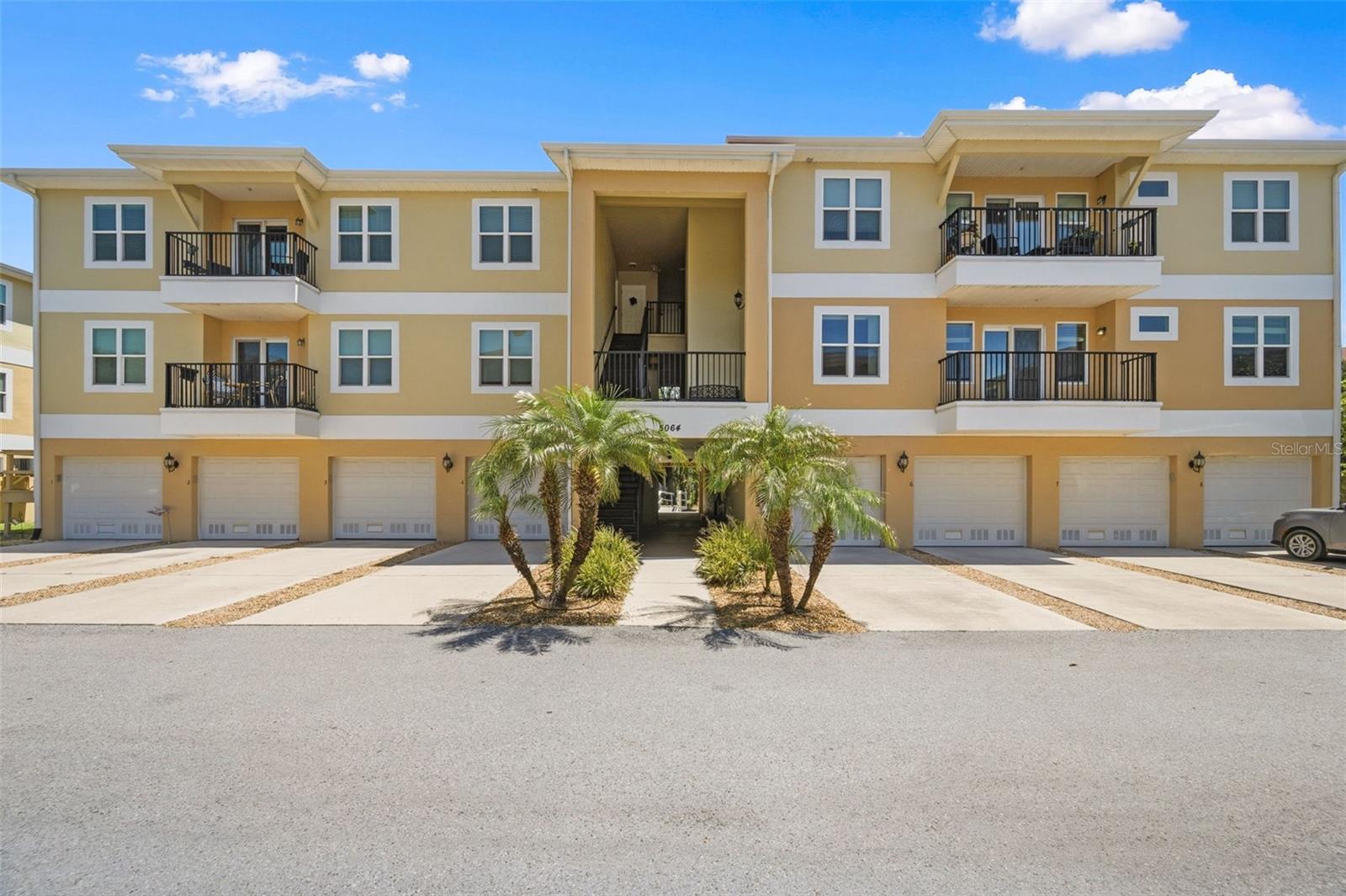 5064 ROYAL PALMS WAY #204 — photo 2