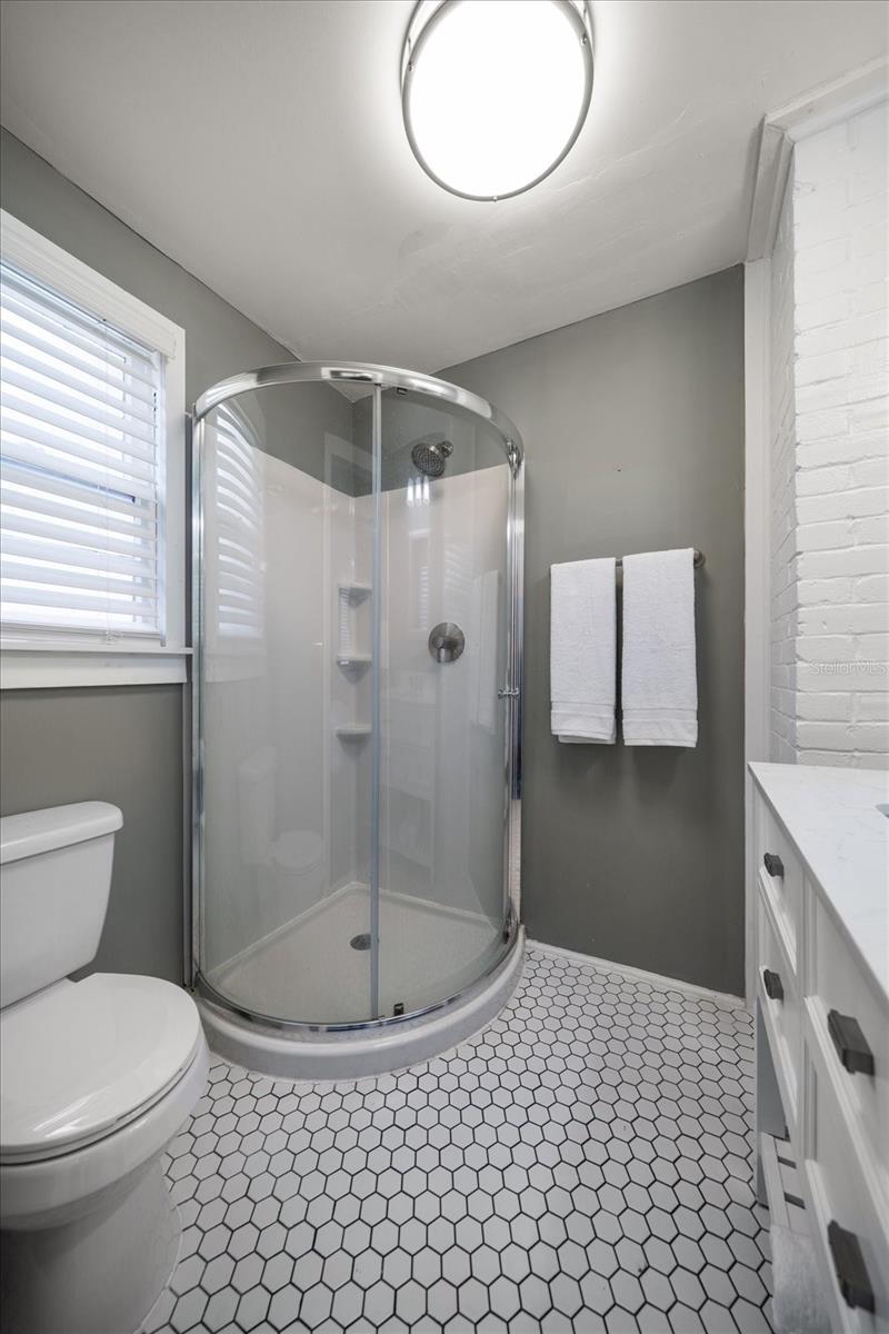 310 N LINCOLN AVE — photo 23