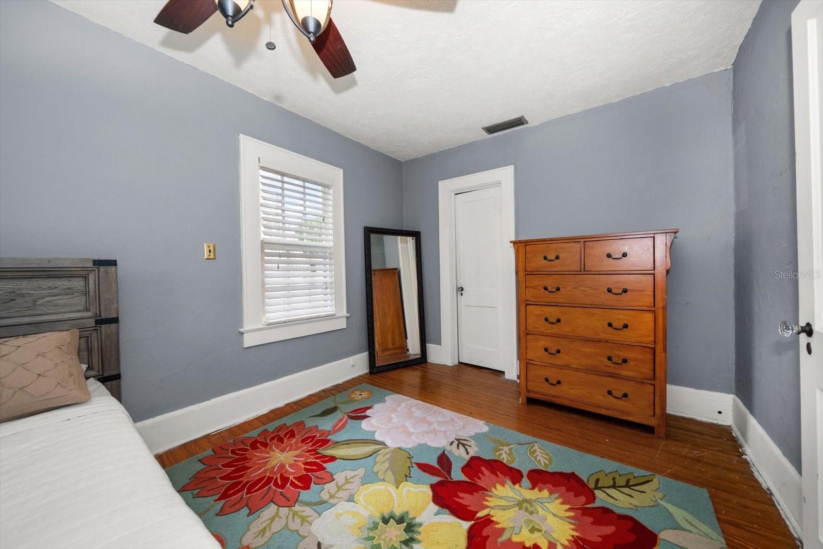 310 N LINCOLN AVE — photo 33